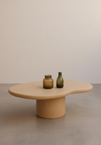 Table basse ondulé en béton ciré