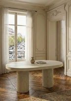 Table oval en microciment cirée et pieds rainurés