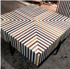 BABYLON - Table basse carré de salon en noyer massif et résine