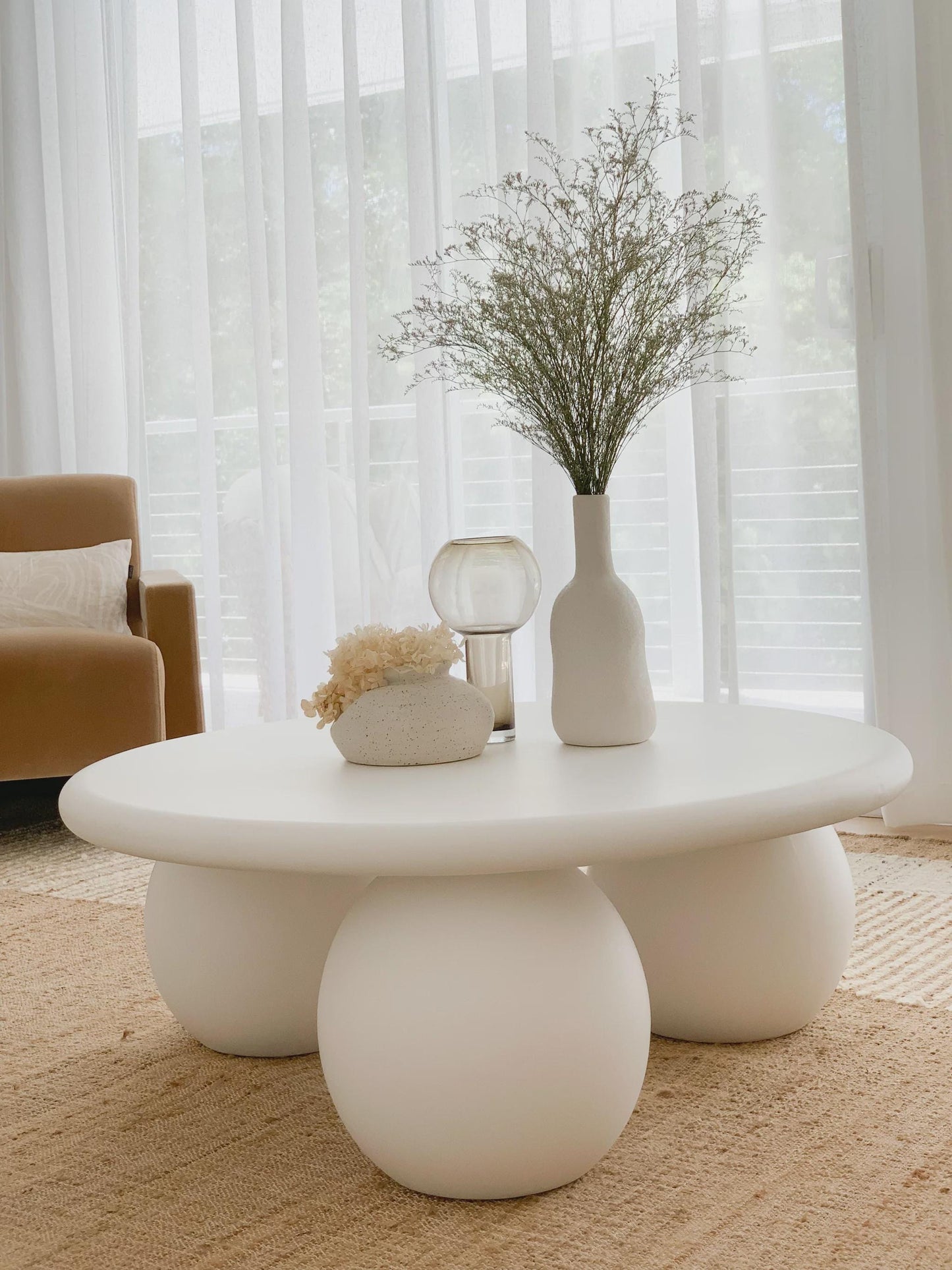 Table basse de salon en noyer massif