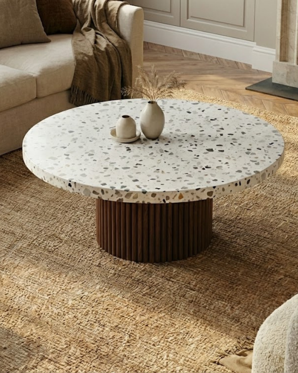 Table basse en bois massif et plateau en terrazzo
