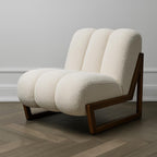 TAROUDANT - Fauteuil Bas Sculptural en Noyer & Bouclé