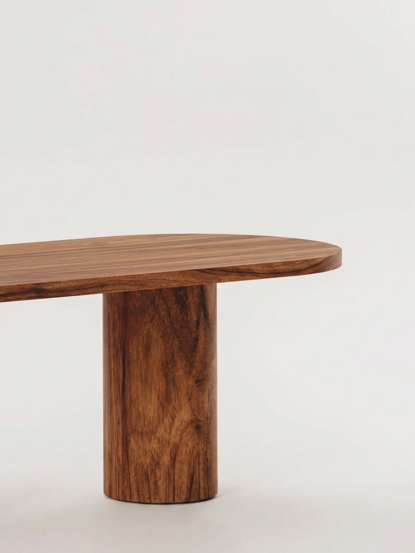 Table en bois massif et plateau ovale