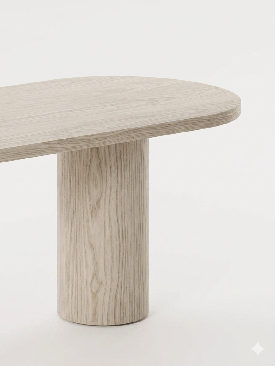 Table en bois massif et plateau ovale