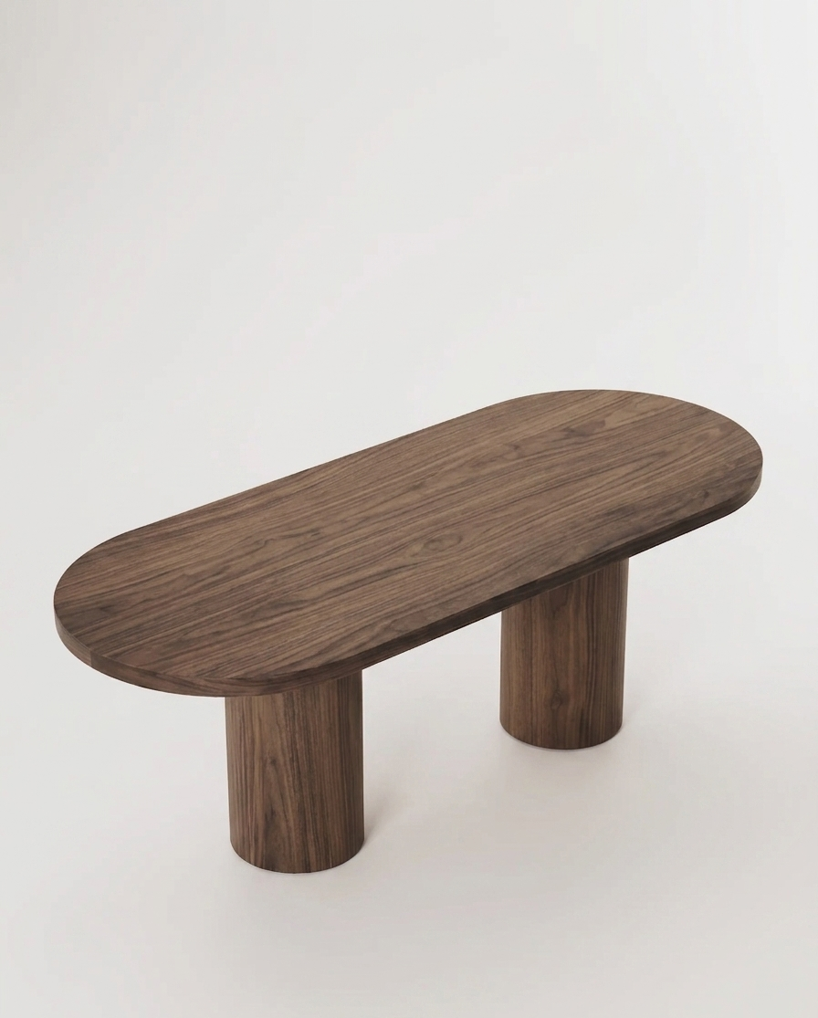 Table en bois massif et plateau ovale