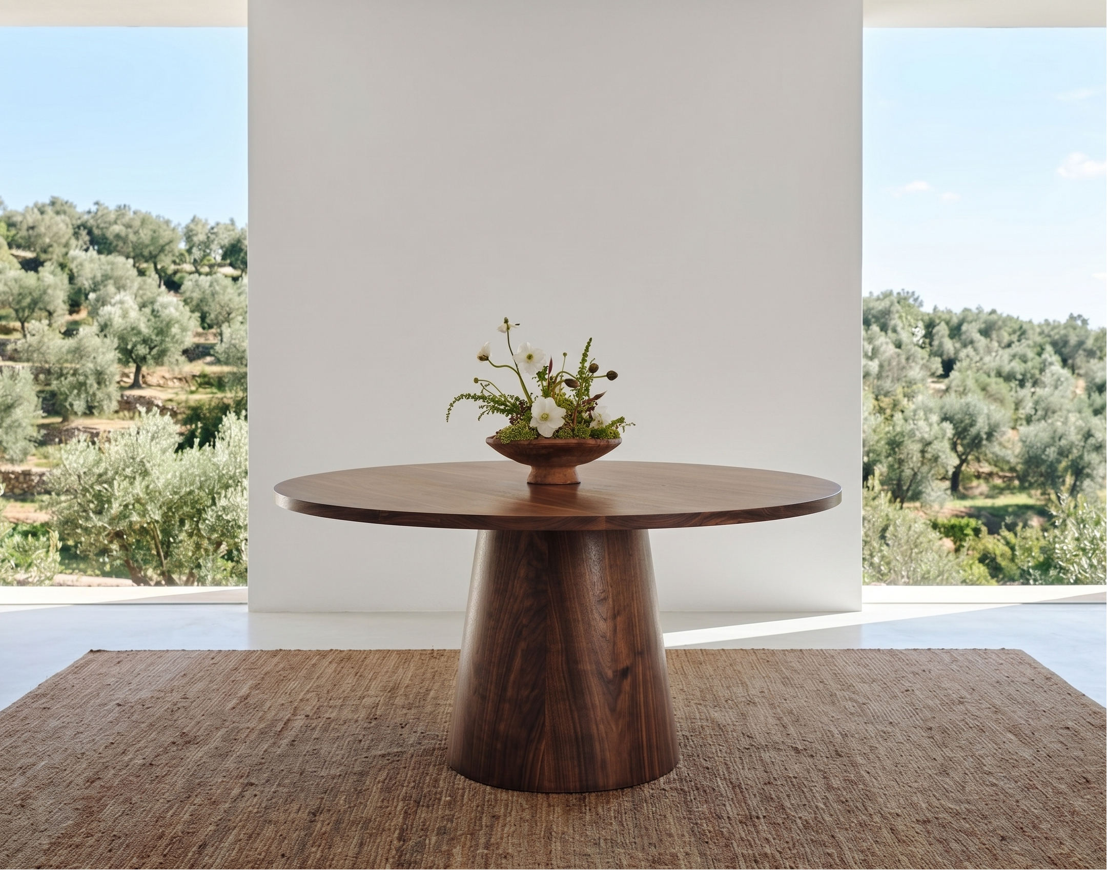 Table ronde en bois non massif et pied en cône