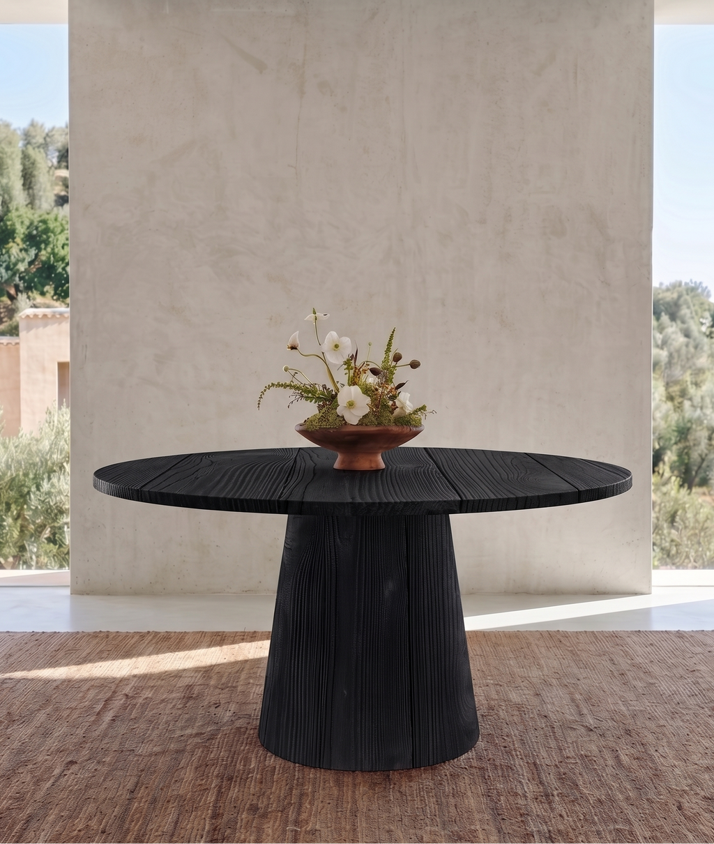 Table ronde en bois non massif et pied en cône