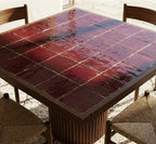 Table en noyer et plateau en zellige