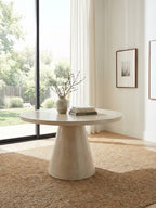 Table en microciment cirée & pied cône