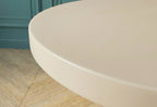 Table à manger en microciment ciré