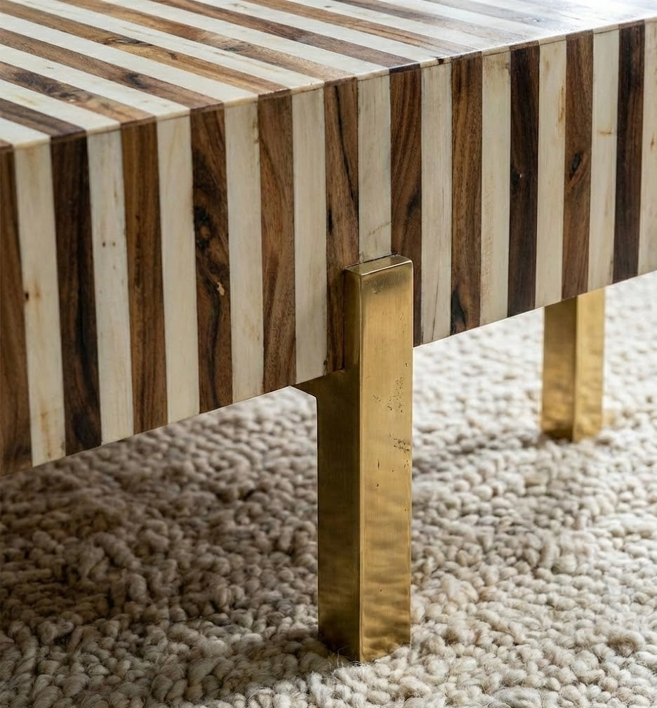 BABYLON Table basse en noyer et rayures résine